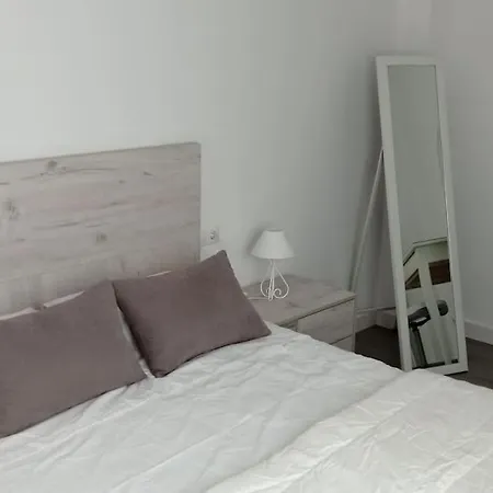 Apartamento Casco Antiguo フエンヒロラ