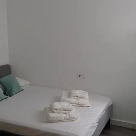 Apartamento Casco Antiguo * フエンヒロラ