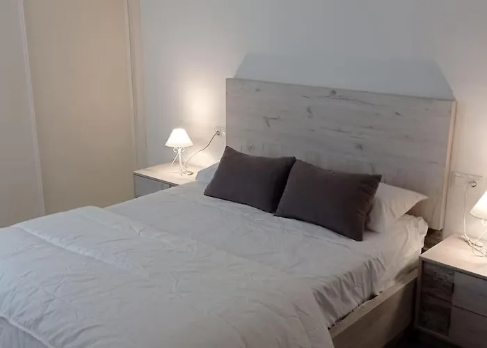 Apartamento Casco Antiguo * פואנגירולה