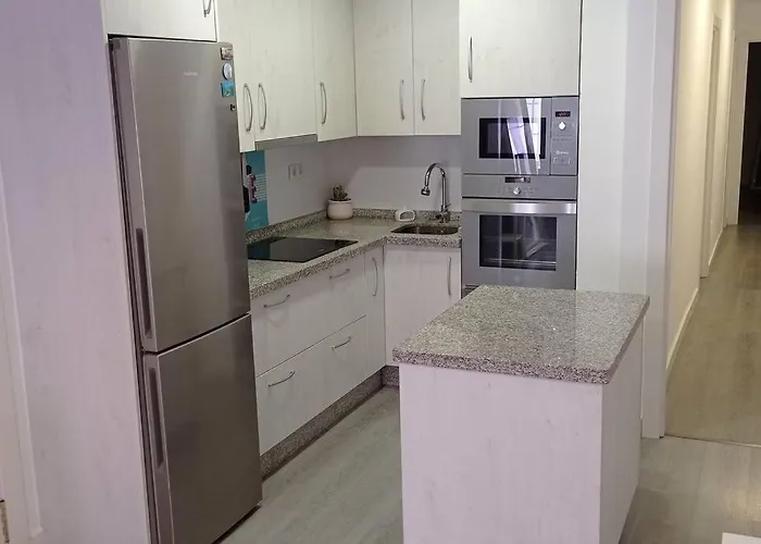 Apartamento Casco Antiguo דירה *